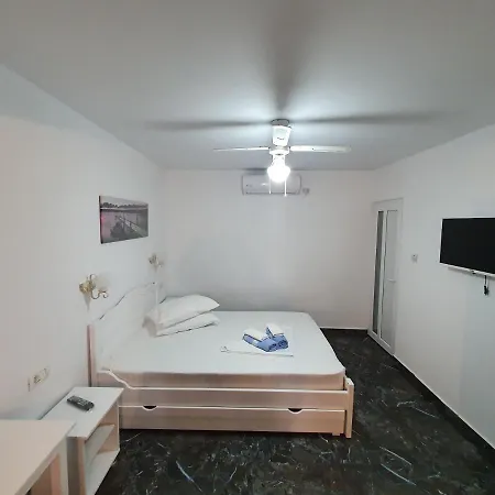 Casa Carmen Salina Artificiala 3*