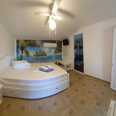 Casa Carmen Salina Artificiala