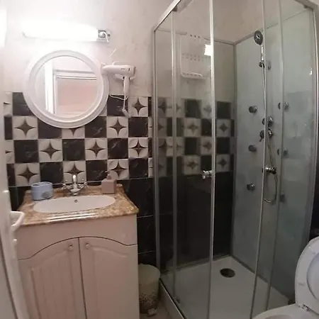 Casa Carmen 게스트하우스 Două Mai